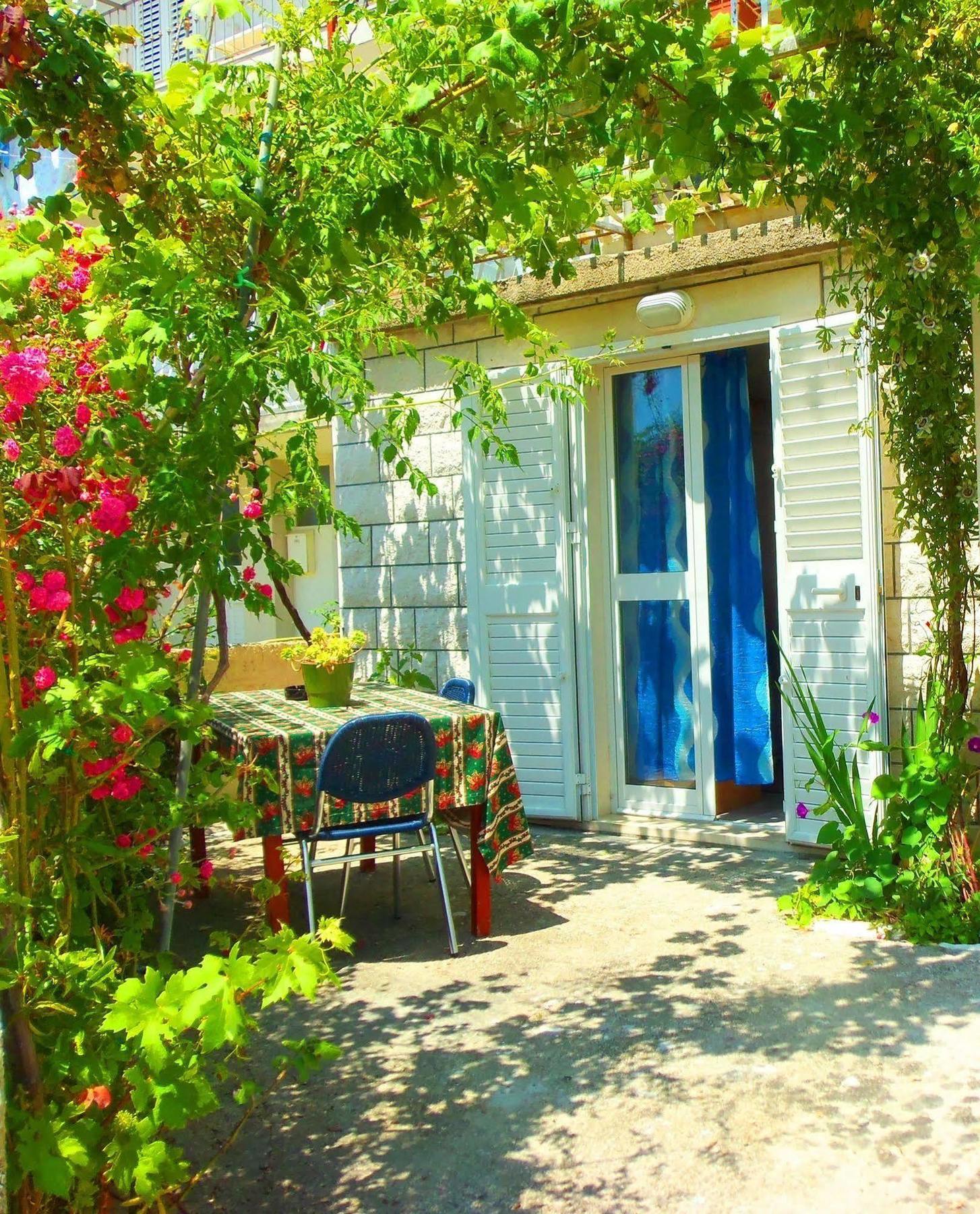 Guest House Kate مْليني المظهر الخارجي الصورة